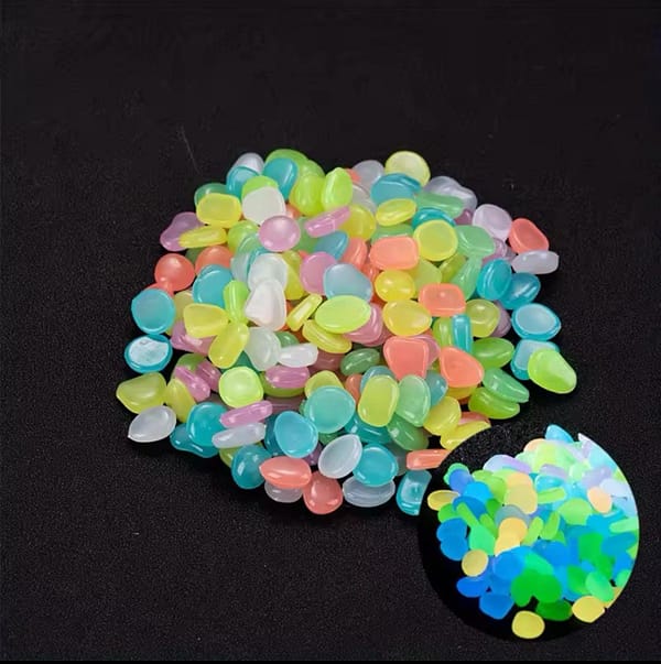 PIEDRAS BRILLANTES EN LA OSCURIDAD